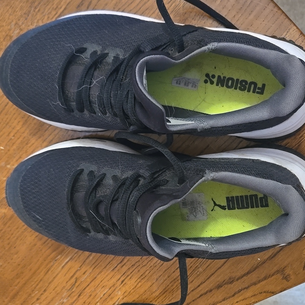 Golf shoes